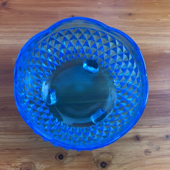 Antique blue footed diamond point dish small feet - Picture 2 of 5